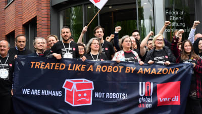 Demonstration under Amazons internationella fackorganisations möte i Berlin i April 2019. 