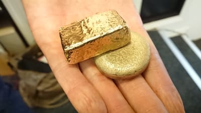 Guld som smälts ned och återvunnits av guldsmeden Petri Efklöf.