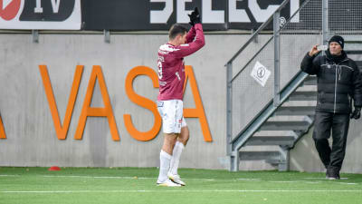Rafael tackade för sig efter säsongens sista ligamatch i Vasa.