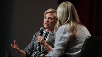 Hillary Clinton talar på bokmässa i New York