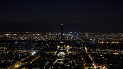Eiffeltornet i Paris släcktes under Earth Hour 30.3.2019
