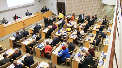 Helsingfors fullmäktigesal, möte på gång