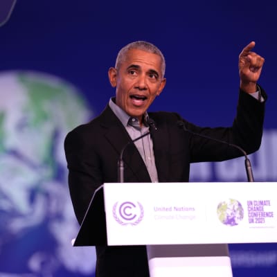 Barack Obama talar under klimatmötet i Glasgow den 8 november 2021.