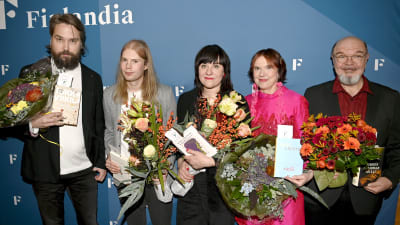 De nomineradet ill Finlandia-priset år 2021: Jukka Viikilä, Matias Riikonen, Marjo Niemi, Rosa Liksom och Joel Elstelä.