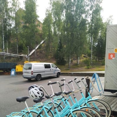 Outokummun kaupunkipyöriä saa tänä kesänä lainaksi muun muassa vanhalta kaivokselta.