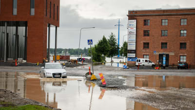 Översvämning vid vägarbetet i Brändö.