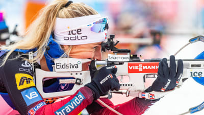 Segraren Tiril Eckhoff var prickfri i det liggande skyttet, men missade ett skott i det stående.