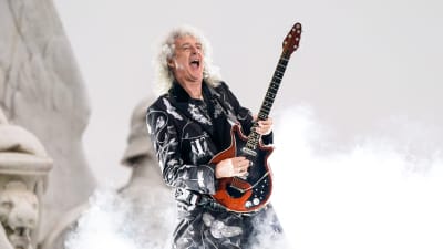Brian May spelade på konserten till drottningen Elizabeths ära den 4 juni 2022.