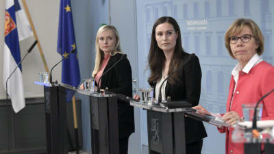 Maria Ohisalo, Sanna Marin och Anna-Maja Henriksson.