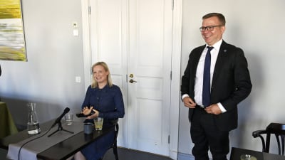 Samlingspartiets ordförande Petteri Orpo och Sannfinländarnas ordförande Riikka Purra.