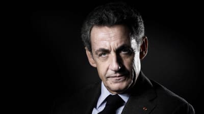 Frankrikes ex-president Nicolas Sarkozy misstänks bland annat för att ha försökt muta en domare i utbyte mot information. 