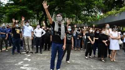 Demonstranter protesterar mot maskeringsförbud i Hongkong 4.10.2019