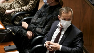 Mika Niikko i riksdagen.