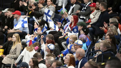 Publik på Finlands match mot Schweiz.