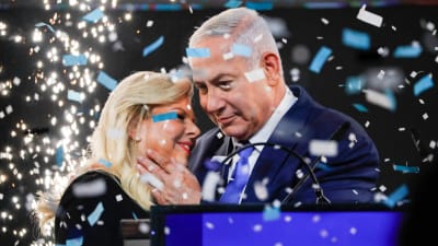 Benjamin Netanyahu med sin hustru på valnatten 10.4.2019