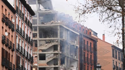 Ett flervårningshus i centrum av Madrid förstördes i en explosion 20.1