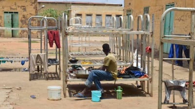 En skolgård i al-Hasaheisa, söder om huvudstaden Khartoum, fungerar som ett härbärge för internflyktingar. Fotografiet taget den 8 juli 2023.