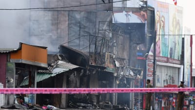 Förstörd butik efter attack i Minuwangoda, Sri Lanka