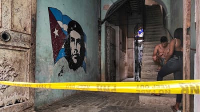Avstängt område i Havanna. Che Guevara målad på väggen.