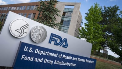 FDA: s skylt utanför läkemedelsverkets högkvarter i White Oak, Maryland. Bilden tagen i juli 2020.