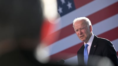 Joe Biden håller pressinfo efter mötet med Putin i Geneve