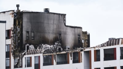 Ett brandskadat hus i Jyväskylä i juli 2020.