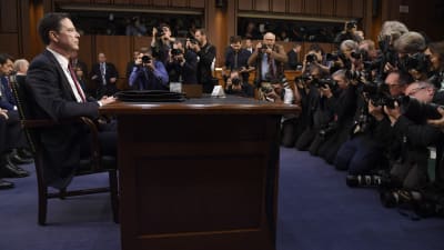 Den förra FBI-chefen James Comey vittnar inför senaten i USA 8.6.2017.