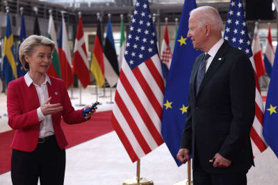 Ursula von der Leyen och Joe Biden i Bryssel 15.6.2021