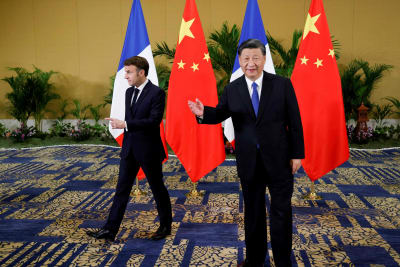 Frankrikes president Emmanuel Macron träffade Kinas president Xi Jinping vid sidan av G20-toppmötet på den indonesiska semesterön Bali.