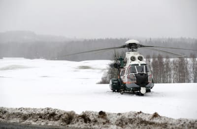Också gränsbevakningens helikopter befann sig på plats under operationen.
