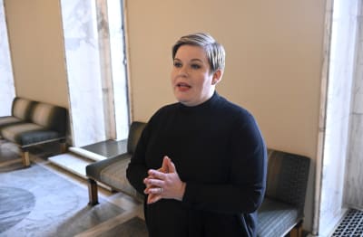 Annika Saarikko i riksdagshuset.