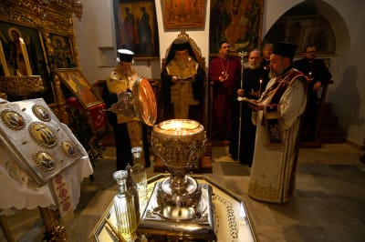 Välsignelse av olja i Jerusalem.