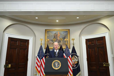 President Joe Biden talar om det amerikanska banksystemet. 