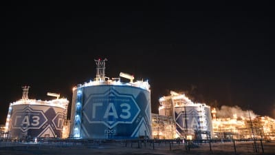Vy över företaget Novateks naturgasanläggning i hamnen Sabetta i distriktet Jamalo-Nentsien runt norra Uralbergen i Ryssland.