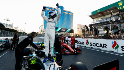 Valtteri Bottas firar.
