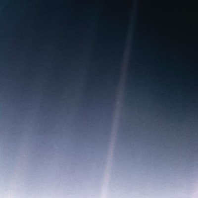Voyager 1:n ottama kuva maapallosta