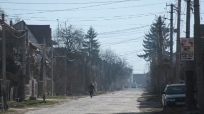 Gata i Solotvyno i Ukraina intill gränsen mot Rumänien. 
