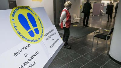 Vaccineringskö för Astra Zenecas covid-19-vaccin. Vanda 11.3.2021