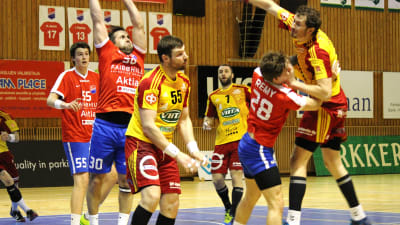 Cocks anfaller mot Dicken.