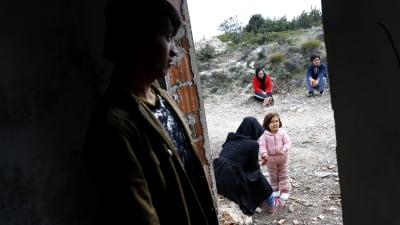 Afghanska flyktingar väntar i Turkiet på att få resa till Grekland.