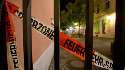Polisens avspärrningar intill den plats där sprängladdningen utlöstes i Ansbach