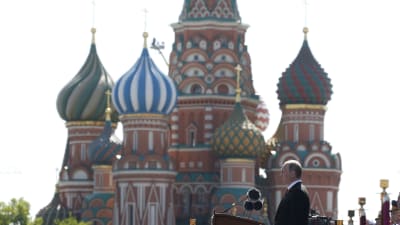 Rysslands president Vladimir Putin håller tal under Segerdagen den 9 maj 2016.
