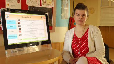 Seija Nyqvist vid en aktiverande-TV