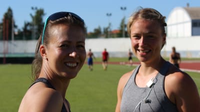 Petra Stenman och Ella Räsänen, läger i Portugal, våren 2016.