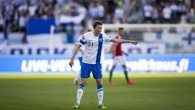 Kasper Hämäläinen i landslagsfärgerna.