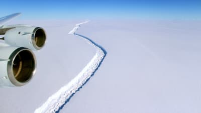En spricka i isberget Larsen C på Antarktis. 
