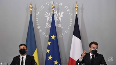 Ukrainas president Volodymyr Zelenskyj och Frankrikes president Emmanuel Macron. 