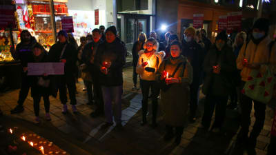 Invånare i Calais ordnade en minnestund för att hedra offren i drunkningsolyckan. 