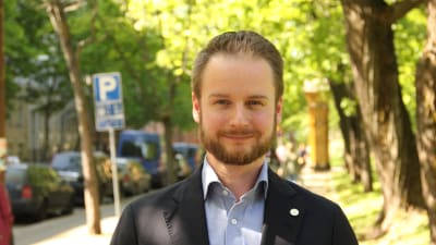 Tom Lönnroth är bostadsfinansieringsdirektör på Finlands Hypoteksförening. 