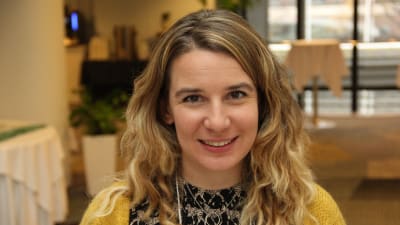 Elena Gaita arbetar med företag på Transparency International.
